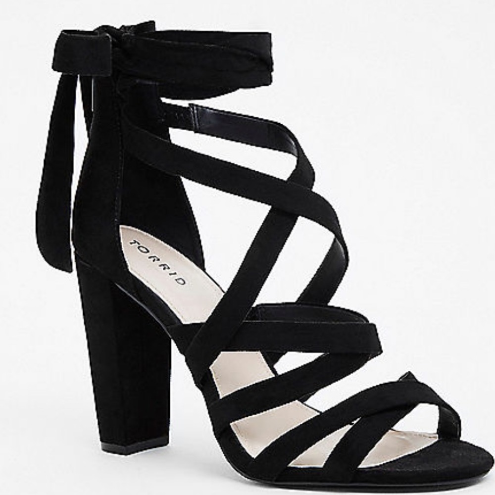 Black straps heels size 8W